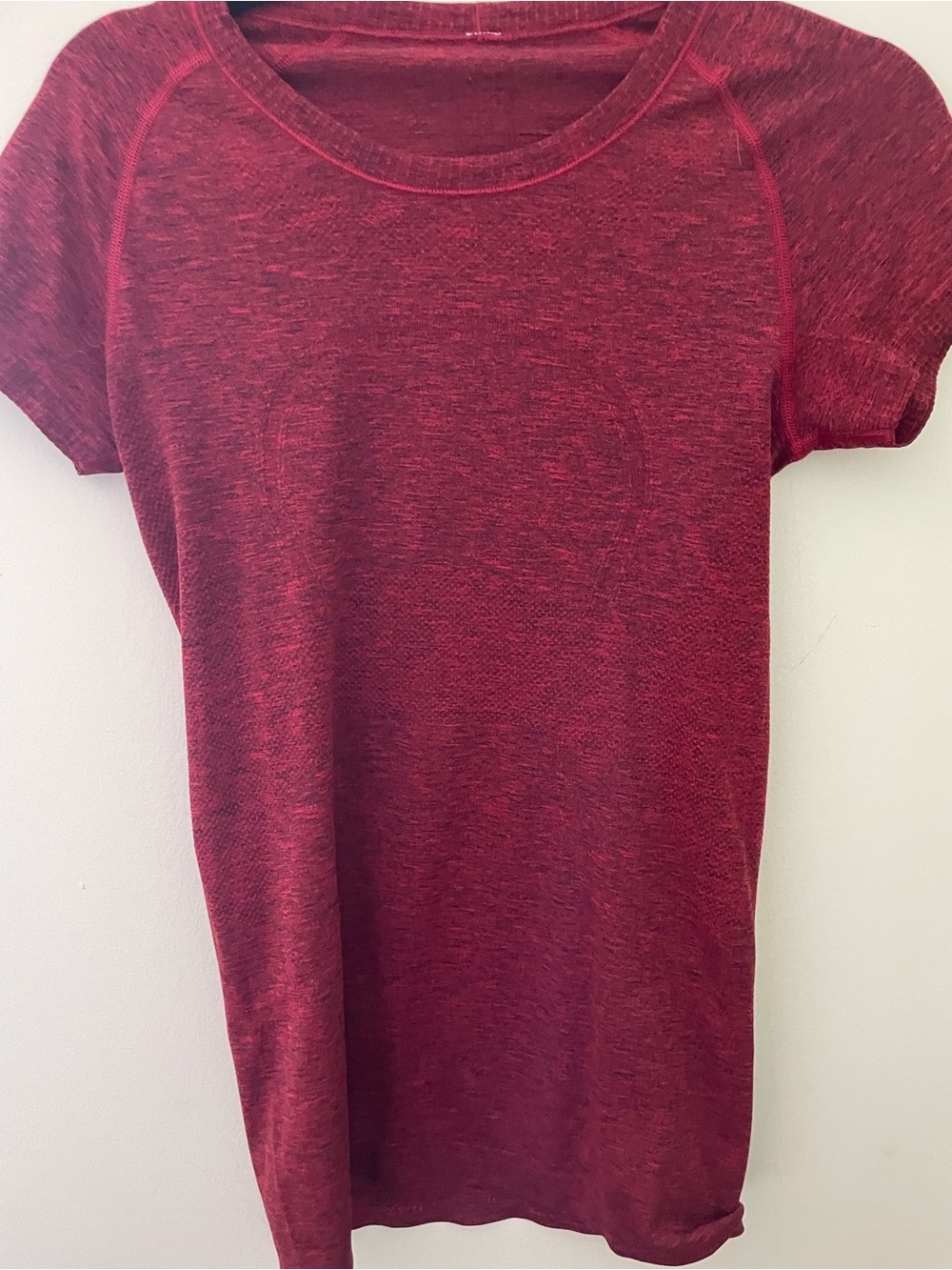 Women’s Lululemon SWIFTLY TECH. Short sleeved Marled Red Tee size 4